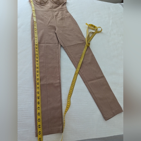 Haute Monde Bodycon Built-In Bra Jumpsuit Peach-pink Color. - Picture 5 of 11